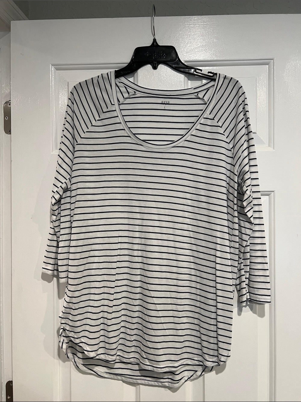 Striped Scoop Neck Women's Top - White & Blue